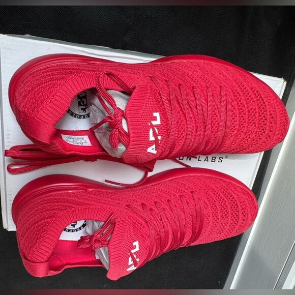 NWB Red Wave TechLoom Athletic Shoe W 10.5 M 9 $270 main image 10